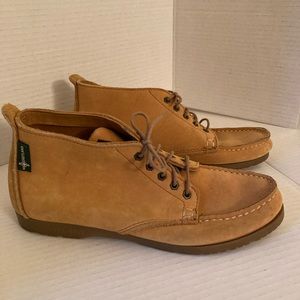 Women Eastland tan leather classic laced ankle boot  size 9.5